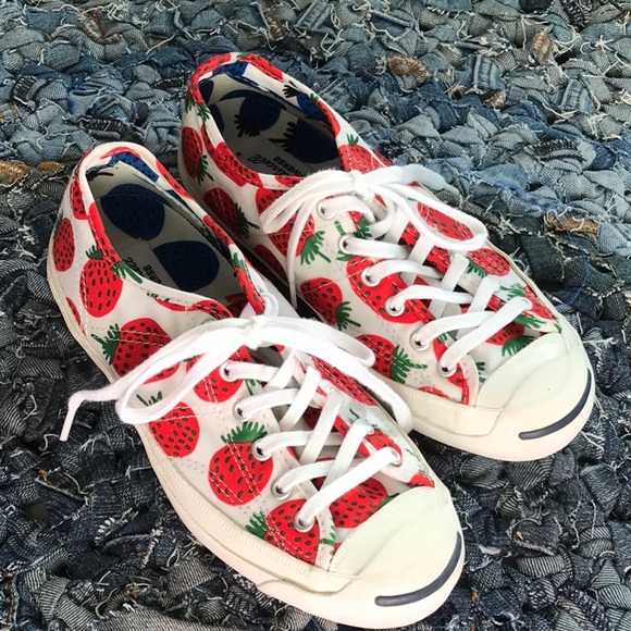 strawberry converse platform
